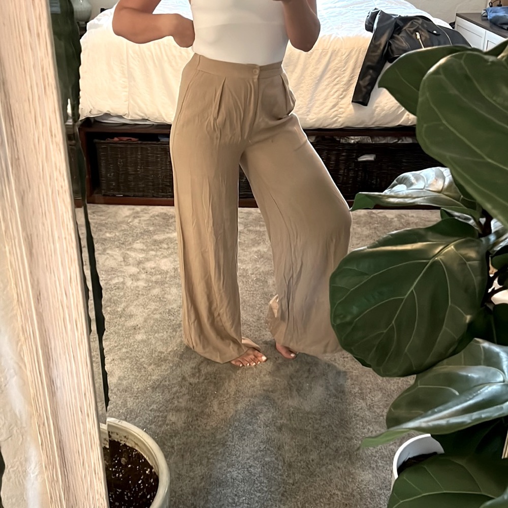 BNWOT Walter Baker pleated wide leg pants XS flawless